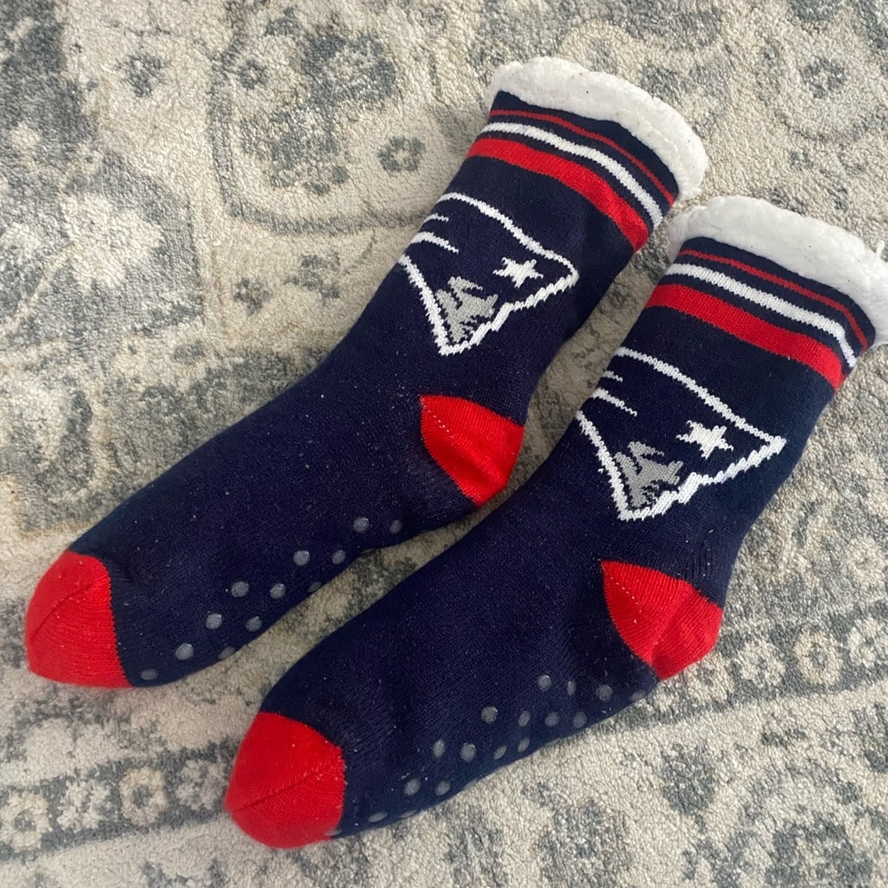 Patriots Winter Fuzzy Socks
